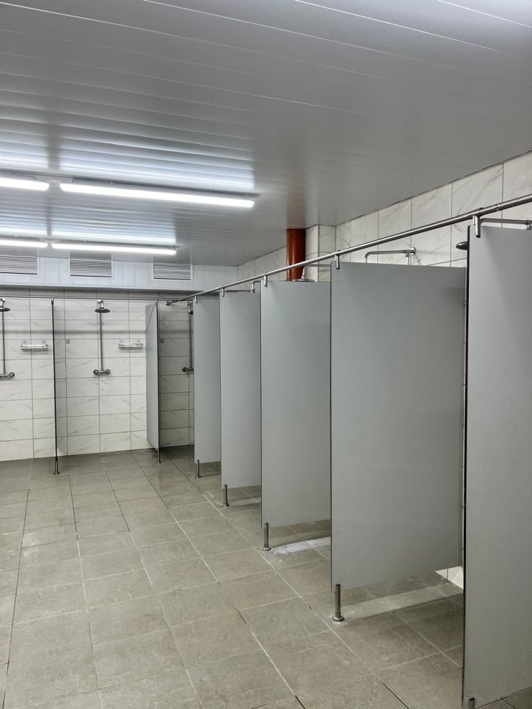 Реализованный проект. Душевые перегородки для производственного комплекса г. Курган
